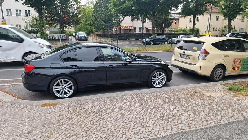 Schwarz Gebraucht 2012 BMW 320 Limousine | 9.999 € (Guter Preis) - Bild 1/4