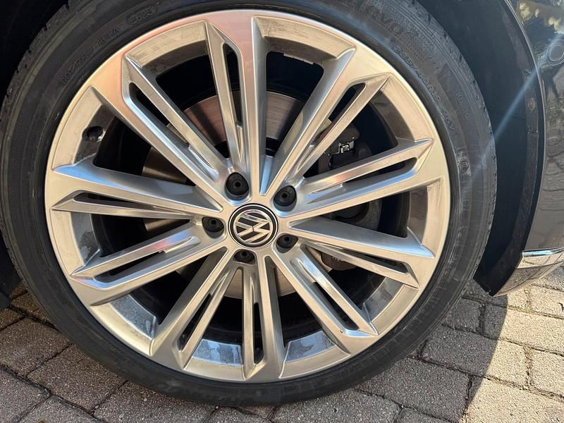 Gebraucht VW Passat Highline 239 PS (175 kW) 2017 Schwarz Kombi