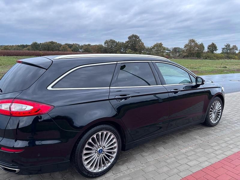 Gebraucht Ford Mondeo Titanium 179 PS (131 kW) 2017 Schwarz Kombi