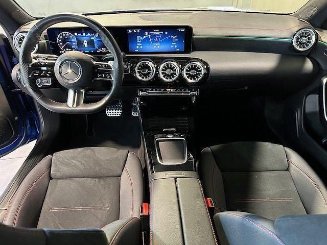 Gebraucht 2024 Mercedes CLA250e Shooting Brake Kombi | 35.490 € (Teuer) - Bild 1/4