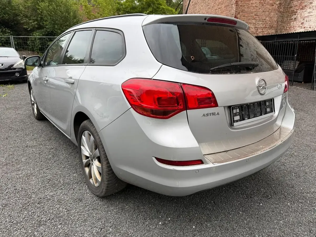 Gebraucht Opel Astra 131 PS (96 kW) 2012 Kombi