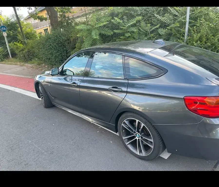 Gebraucht BMW 330 M Sport 258 PS (189 kW) 2015 Grau Limousine