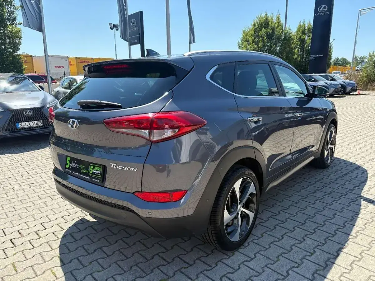 Gebraucht Hyundai Tucson Premium 141 PS (103 kW) 2017 Grau SUV