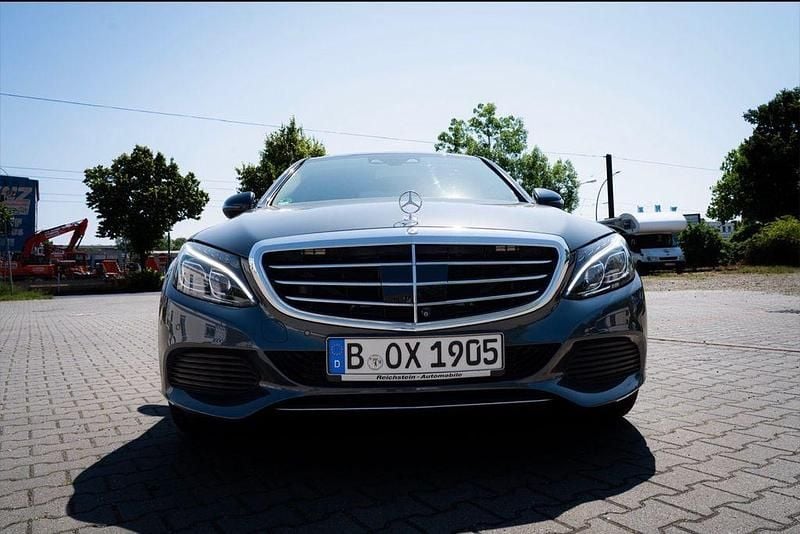 Grau Gebraucht 2015 Mercedes C250 Exclusive Limousine | 19.700 € (Guter Preis) - Bild 1/4