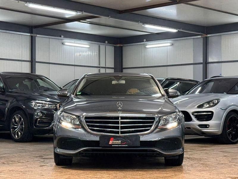 Gebraucht Mercedes E220 194 PS (142 kW) 2016 Grau Limousine