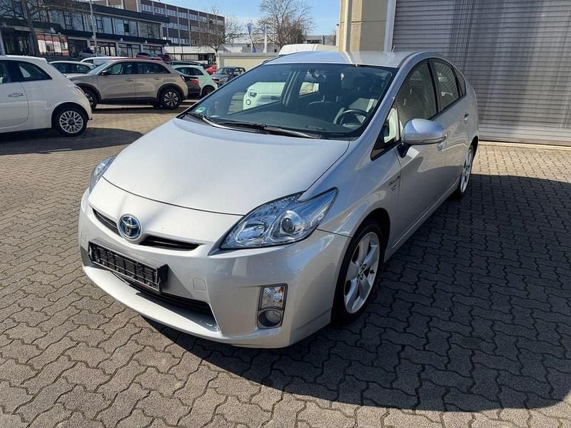 Gebraucht Toyota Prius Life 99 PS (72 kW) 2011 Silber Limousine