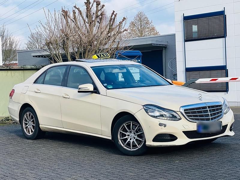 Gebraucht Mercedes E200 136 PS (100 kW) 2015 Beige Limousine