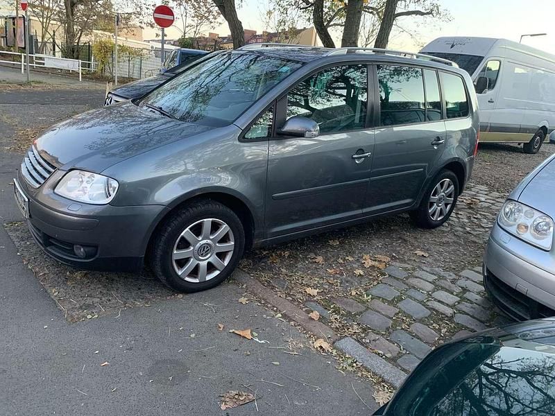 Platinumgrey metallic Gebraucht 2005 VW Touran Highline Van / Kleinbus | 2.499 € (Fairer Preis) - Bild 1/4