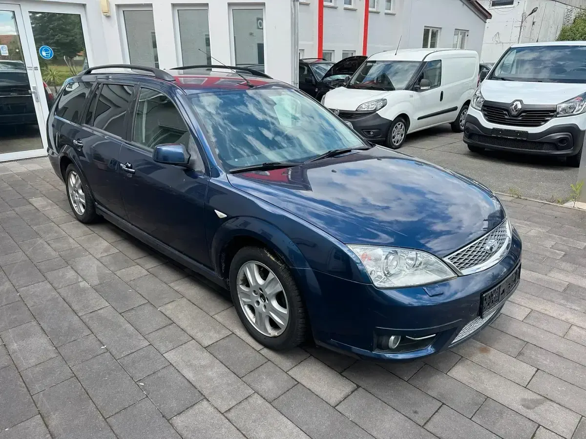 Gebraucht Ford Mondeo Ghia 204 PS (150 kW) 2004 Blau Kombi