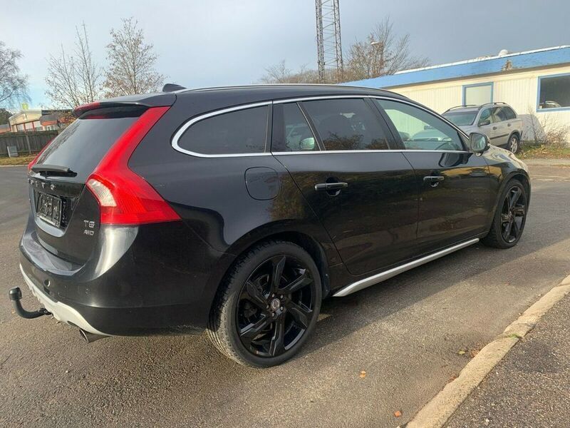 Gebraucht Volvo V60 Summum 329 PS (241 kW) 2011 Schwarz Kombi
