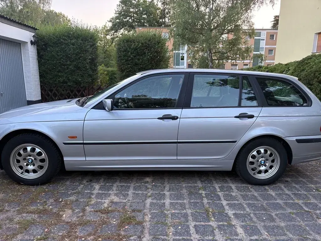 Gebraucht BMW 318 118 PS (86 kW) 2001 Silber Kombi