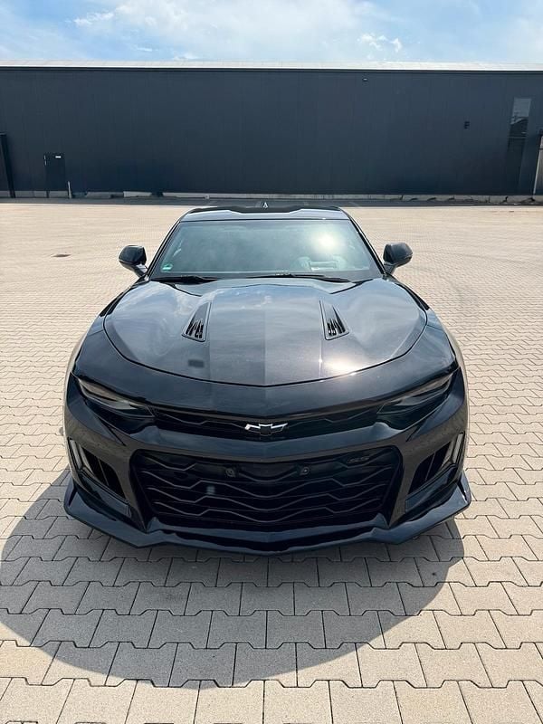 Schwarz Gebraucht 2018 Chevrolet Camaro Coupé | 46.990 € (Teuer) - Bild 1/4