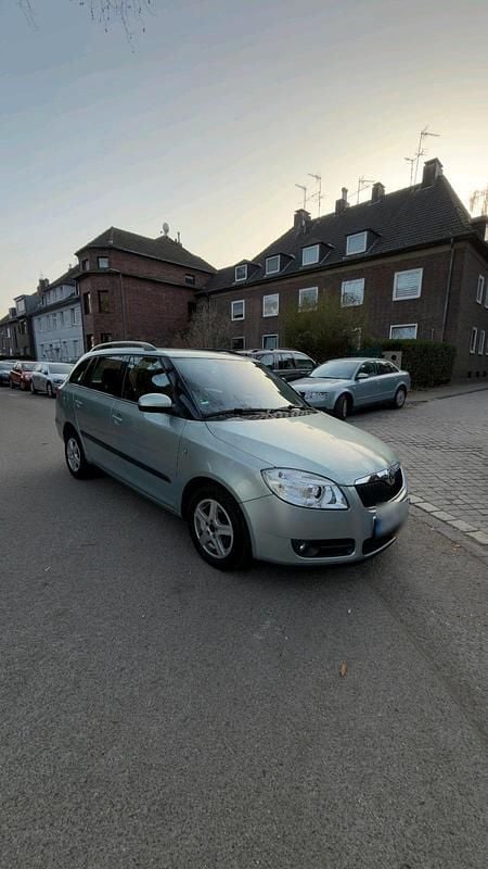 Gebraucht Skoda Fabia 105 PS (77 kW) 2010 Silber Kombi