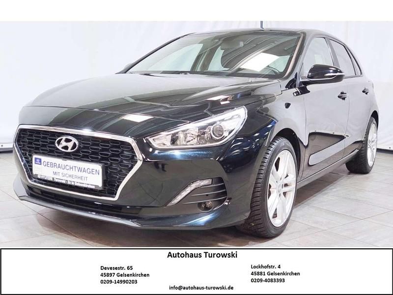 Phantom black / mic Gebraucht 2019 Hyundai i30 YES! Limousine | 16.740 € (Fairer Preis) - Bild 1/4