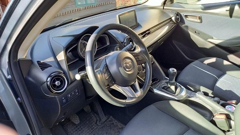 Gebraucht Mazda 2 Nakama 90 PS (66 kW) 2016 Blau Kleinwagen