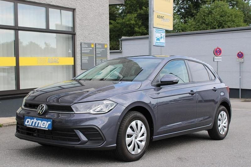 Grau Gebraucht 2024 VW Polo Life Limousine | 19.740 € (Superpreis) - Bild 1/4
