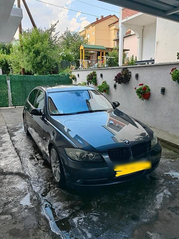Grau Gebraucht 2006 BMW 330 Limousine | 8.300 € (Fairer Preis) - Bild 1/4