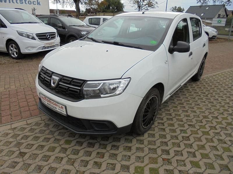 Weiß Gebraucht 2017 Dacia Sandero Ambiance Kleinwagen | 3.980 € (Guter Preis) - Bild 1/4