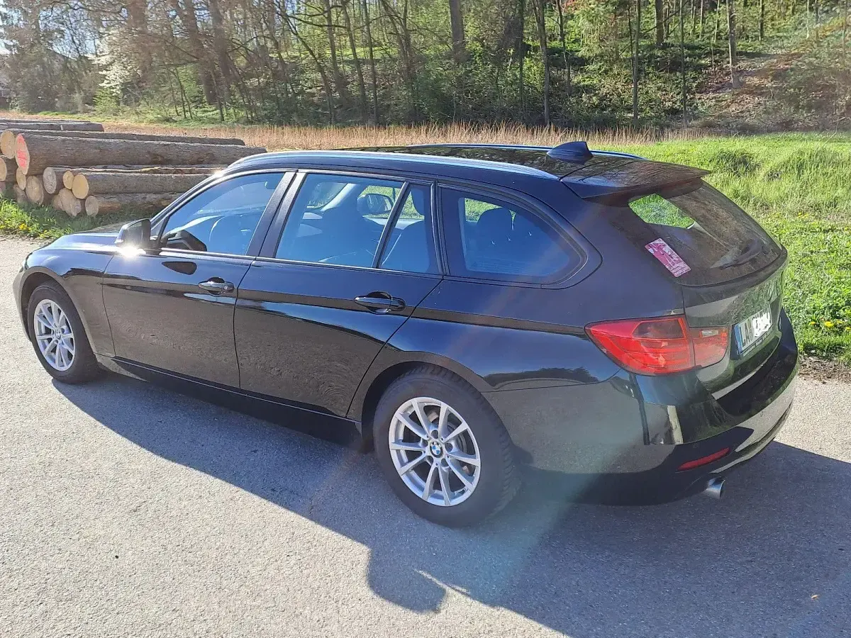 Gebraucht BMW 318 143 PS (105 kW) 2014 Schwarz Kombi