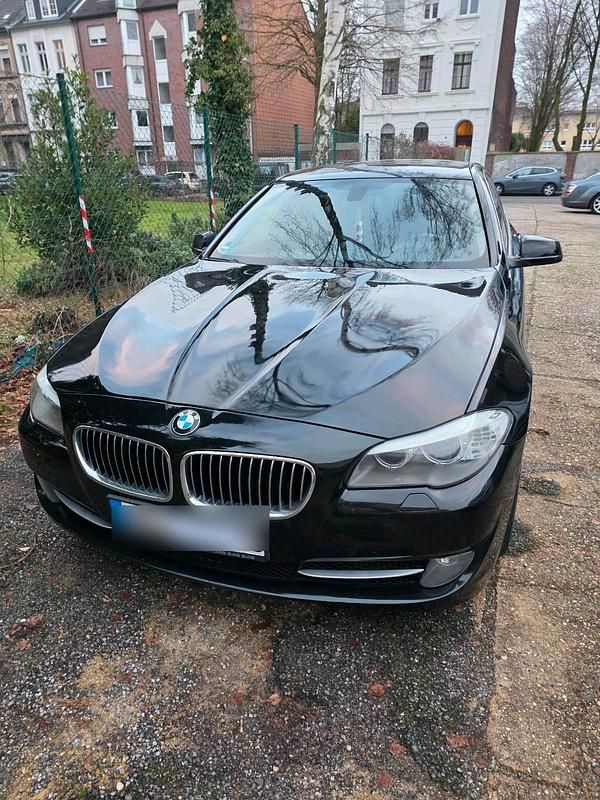 Schwarz Gebraucht 2013 BMW 520 Limousine | 14.500 € (Etwas zu teuer) - Bild 1/4