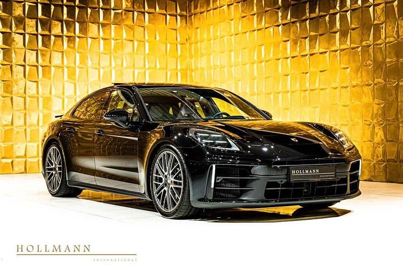Black metallic Gebraucht 2024 Porsche Panamera Limousine | 166.005 € - Bild 1/4