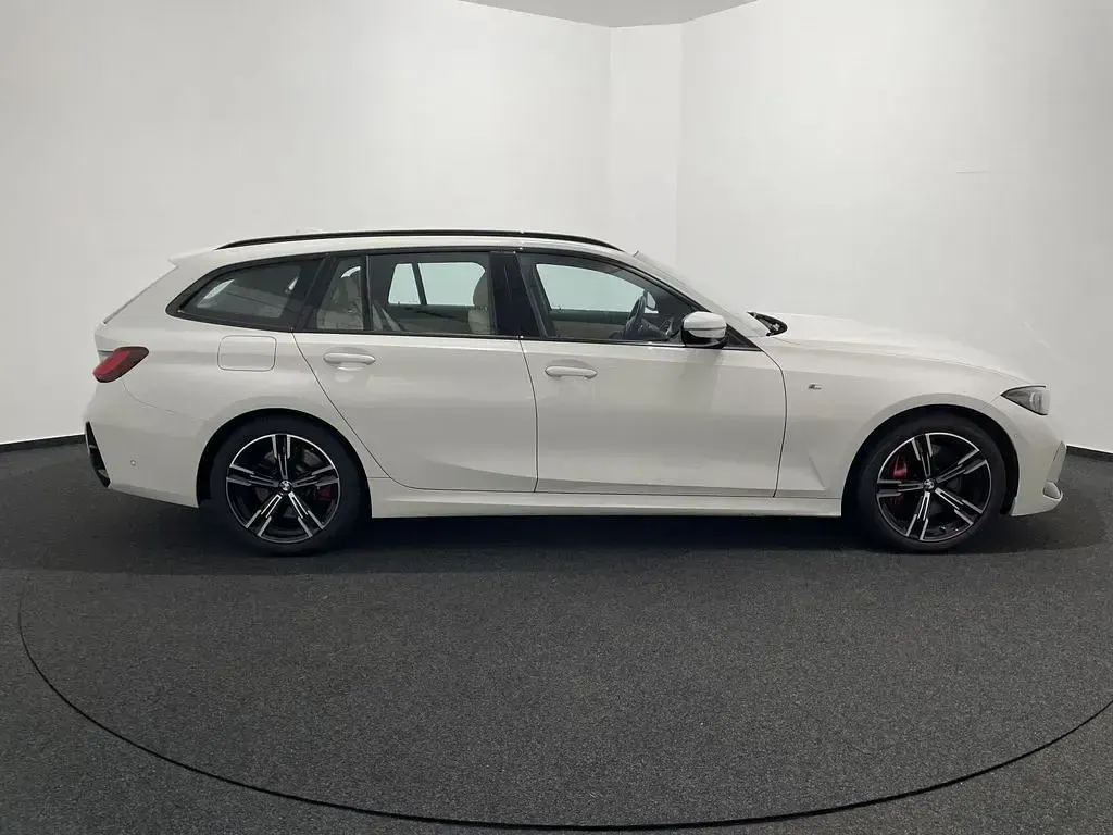 Gebraucht BMW 320 M Sport 190 PS (139 kW) 2023 Weiß Kombi