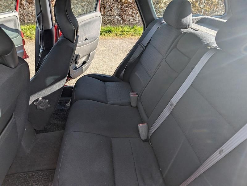 Gebraucht Volvo V40 110 PS (80 kW) 2003 Rot Kombi