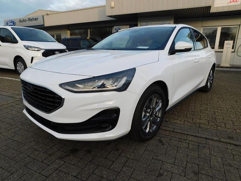Neu Ford Focus Titanium 116 PS (85 kW) 2025 Weiß Limousine