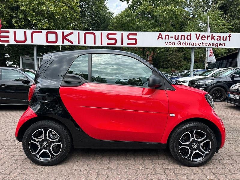 Schwarz Gebraucht 2018 Smart ForTwo Coupé Passion Kleinwagen | 17.777 € (Etwas zu teuer) - Bild 1/4