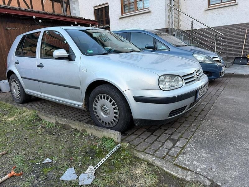 Gebraucht VW Golf IV 101 PS (74 kW) 2000 Silber Kleinwagen