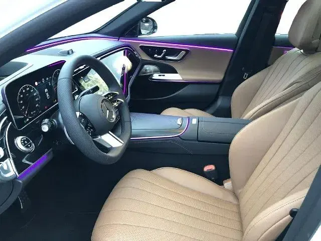 Gebraucht Mercedes E450 AMG line 367 PS (269 kW) 2024 Manufaktur lack manufaktur opalithweiss bright Limousine