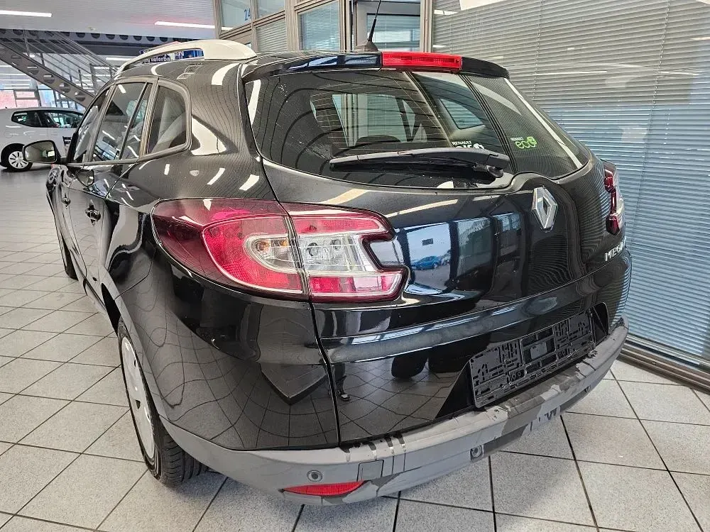 Gebraucht Renault Mégane III Intens 110 PS (80 kW) 2015 Schwarz Limousine