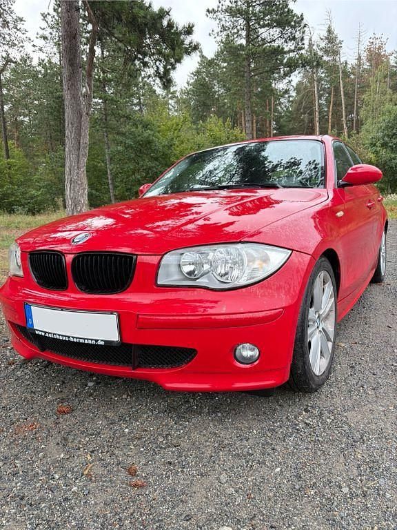 Rot Gebraucht 2005 BMW 120 Kleinwagen | 3.850 € (Fairer Preis) - Bild 1/4