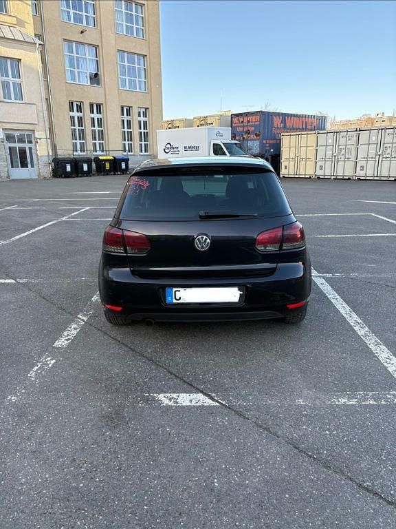 Gebraucht VW Golf VI Comfortline 105 PS (77 kW) 2011 Schwarz Kleinwagen