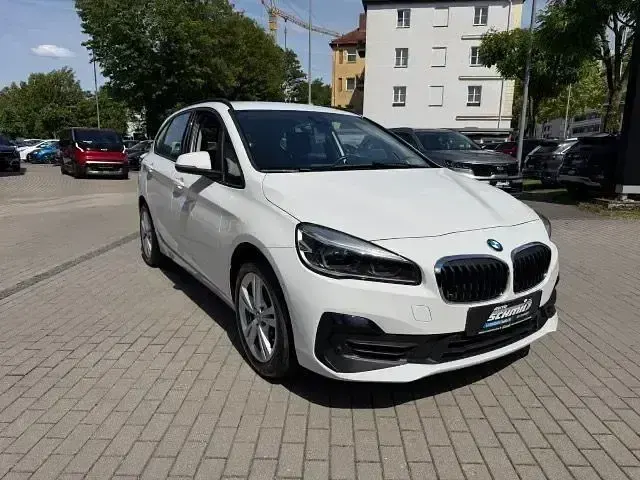 Gebraucht BMW 218 Active Tourer Advantage 140 PS (102 kW) 2020 Weiß Van / Kleinbus