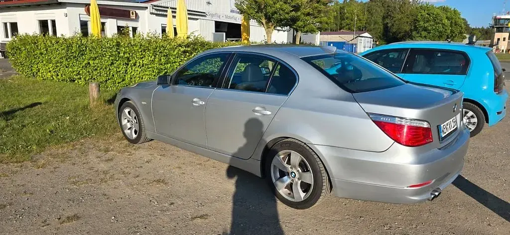 Gebraucht BMW 525 218 PS (160 kW) 2007 Silber Limousine