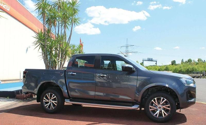 Neu Isuzu D-Max 163 PS (119 kW) 2025 Obsidian gray Abholung
