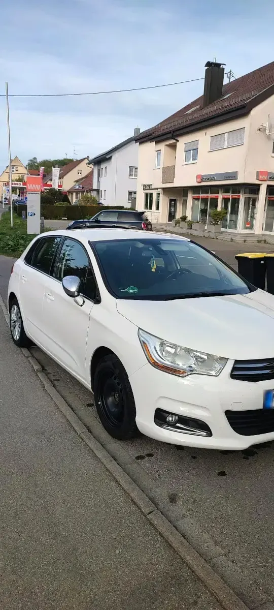 Gebraucht Citroën C4 90 PS (66 kW) 2013 Weiß Limousine