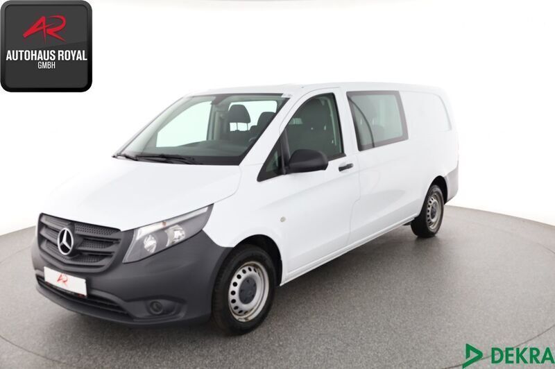 Weiß Gebraucht 2020 Mercedes Vito Van / Kleinbus | 25.880 € (Fairer Preis) - Bild 1/4