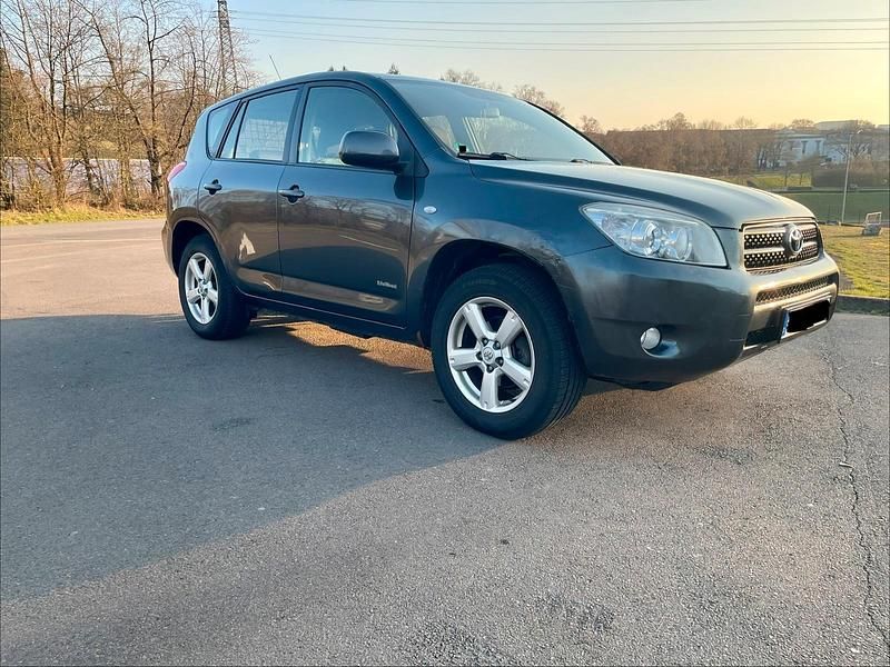 Gebraucht Toyota RAV4 136 PS (100 kW) 2007 Grau SUV