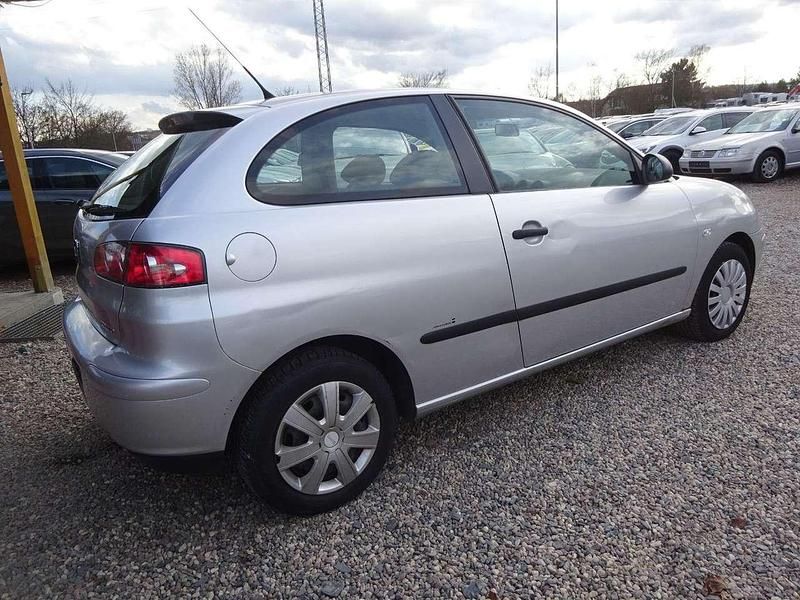 Gebraucht Seat Ibiza 75 PS (55 kW) 2004 Silber Kleinwagen