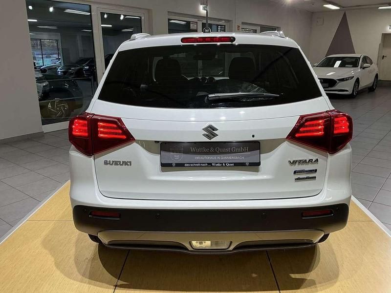 Gebraucht Suzuki Vitara GLX 129 PS (94 kW) 2020 Weiß SUV
