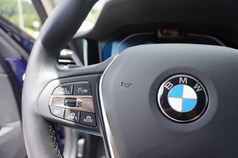 Gebraucht BMW 330 Performance 265 PS (194 kW) 2019 Blau Kombi