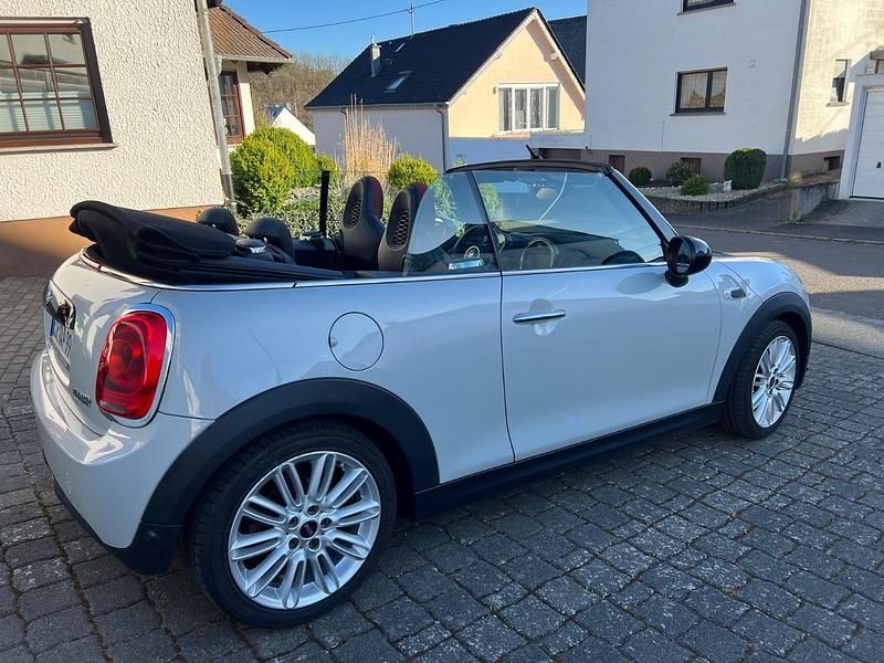 Usado Mini Cooper Cabriolet 139 HP (102 kW) 2017 Prateado Cabrios