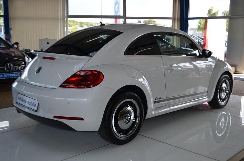 Gebraucht VW Beetle Cup 105 PS (77 kW) 2014 Weiß Kleinwagen