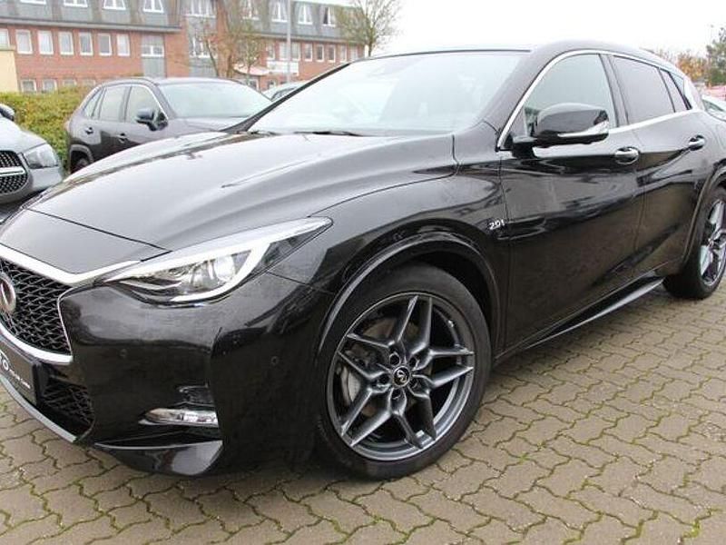 Schwarz Gebraucht 2019 Infiniti Q30 Sport Tech Limousine | 26.990 € - Bild 1/4