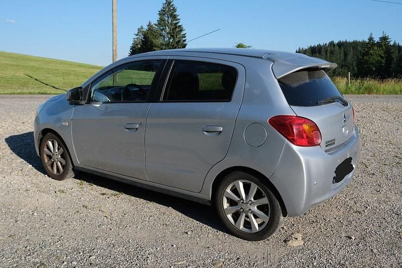 Gebraucht Mitsubishi Space Star Intense 80 PS (58 kW) 2013 Grau Kleinwagen