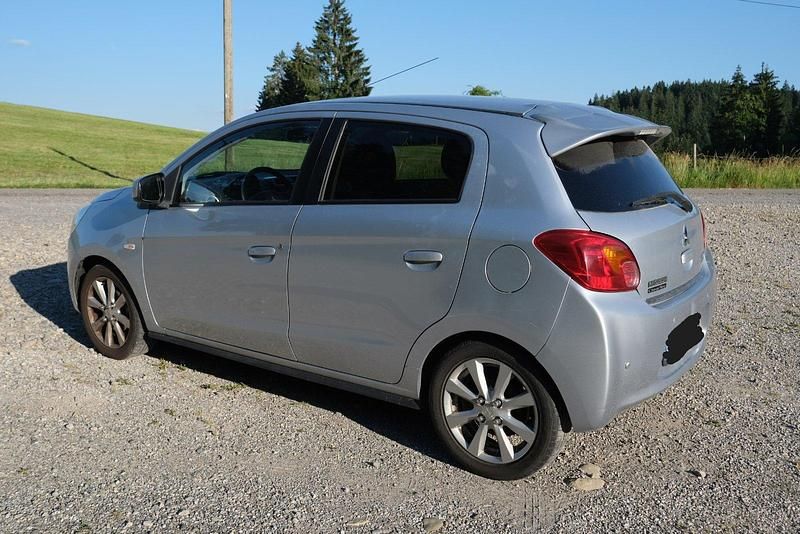 Gebraucht Mitsubishi Space Star Intense 80 PS (58 kW) 2013 Grau Kleinwagen