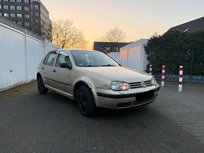 Gebraucht VW Golf IV Edition 102 PS (75 kW) 2002 Gelb Kleinwagen
