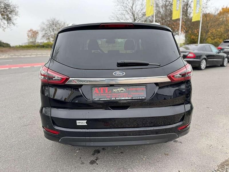 Gebraucht Ford S-MAX Titanium 150 PS (110 kW) 2015 Iridiumschwarz metallic Van / Kleinbus